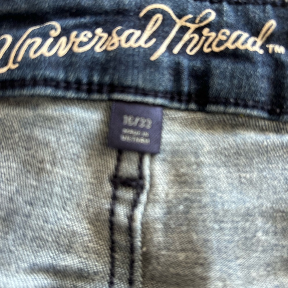 Universal Thread Women's Gray Slim Shorts